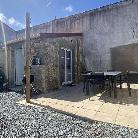 Maison Renovee 4 Pieces, 6 Couchages, Terrasse, Proche Commerces Et Plages - - Fr-1-246a-215 בית נופש סן-פייר-ד'אולרון